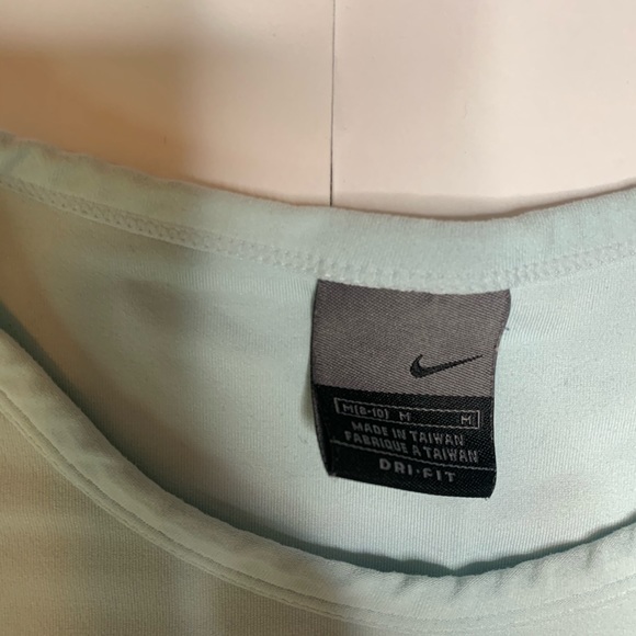 Nike Dri-Fit top - Picture 3 of 4